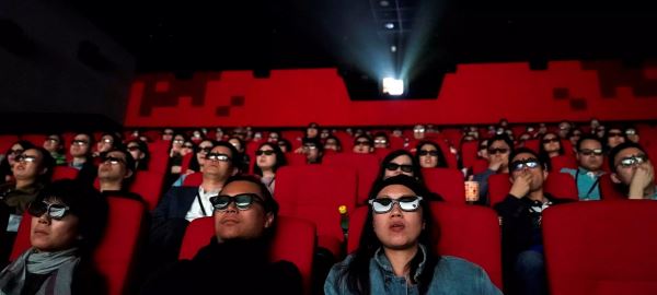 Коронавирус: 30% китайцев готовы вернуться в кинотеатры сразу после их открытия